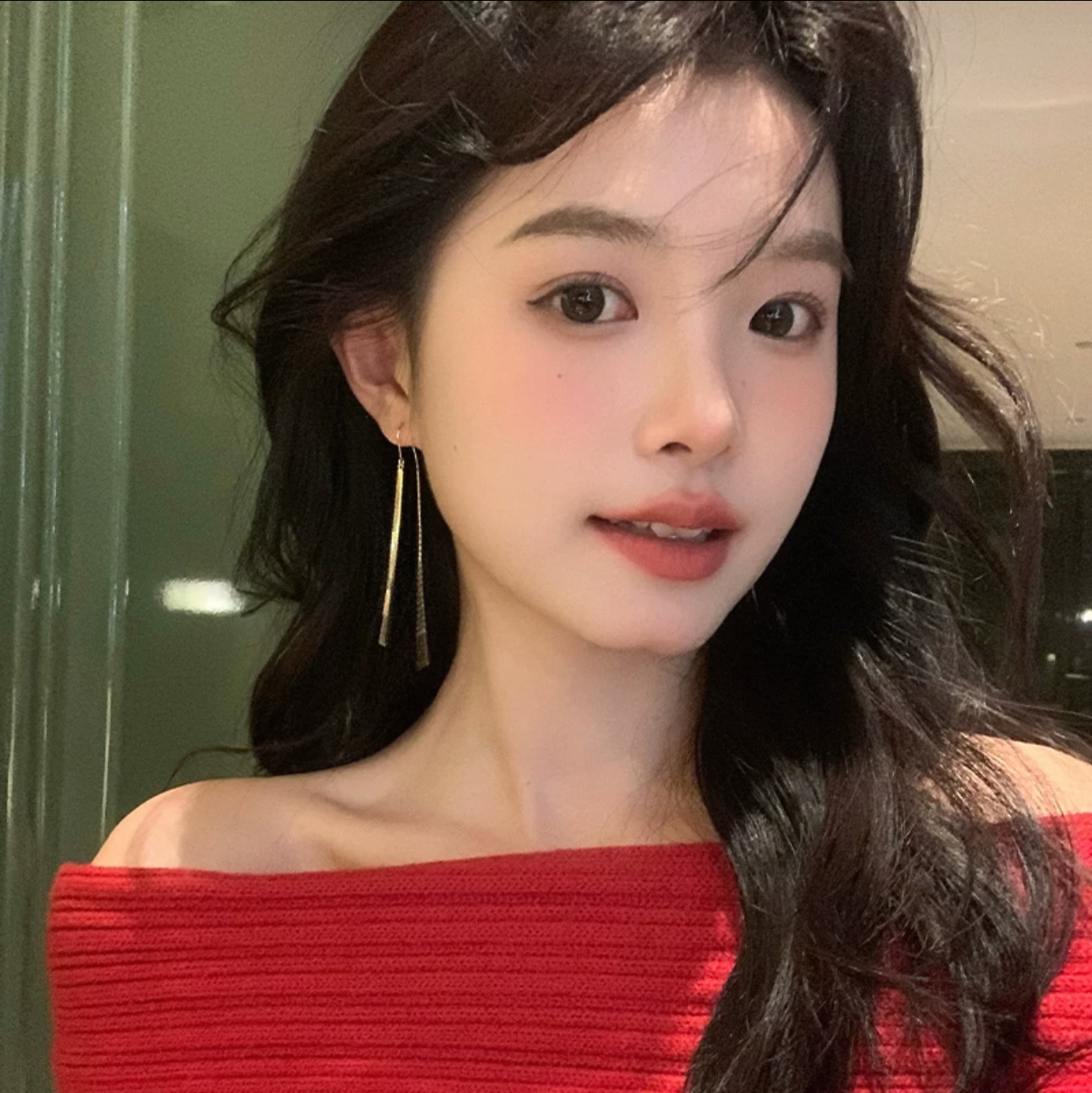 Asian graduate offer massage or escort services