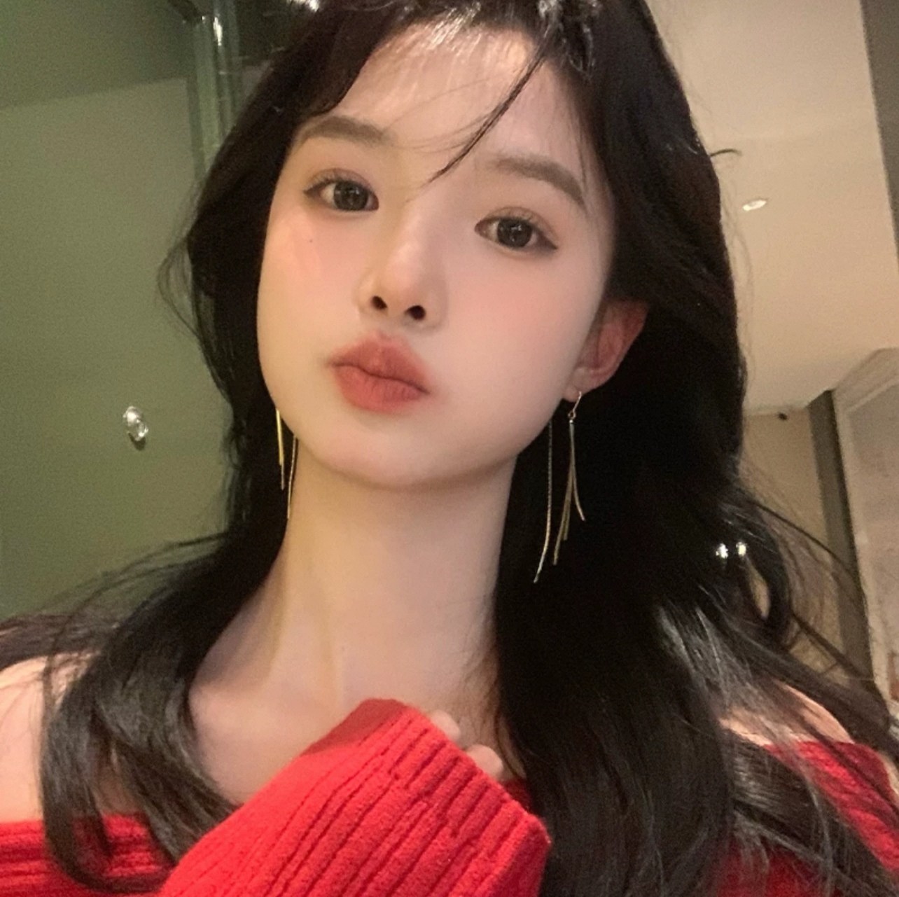 Asian graduate offer massage or escort services