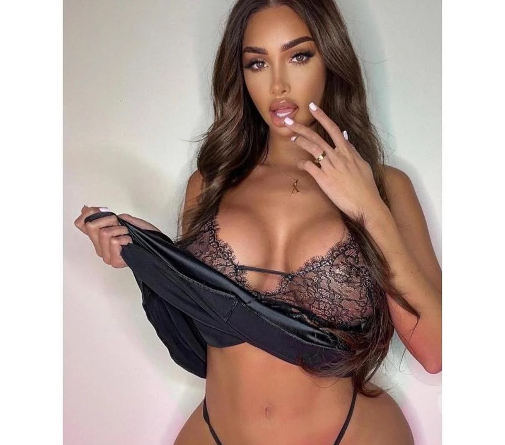 English Babe Sophia Party Girl 07851 002206 NEW IN TOWN