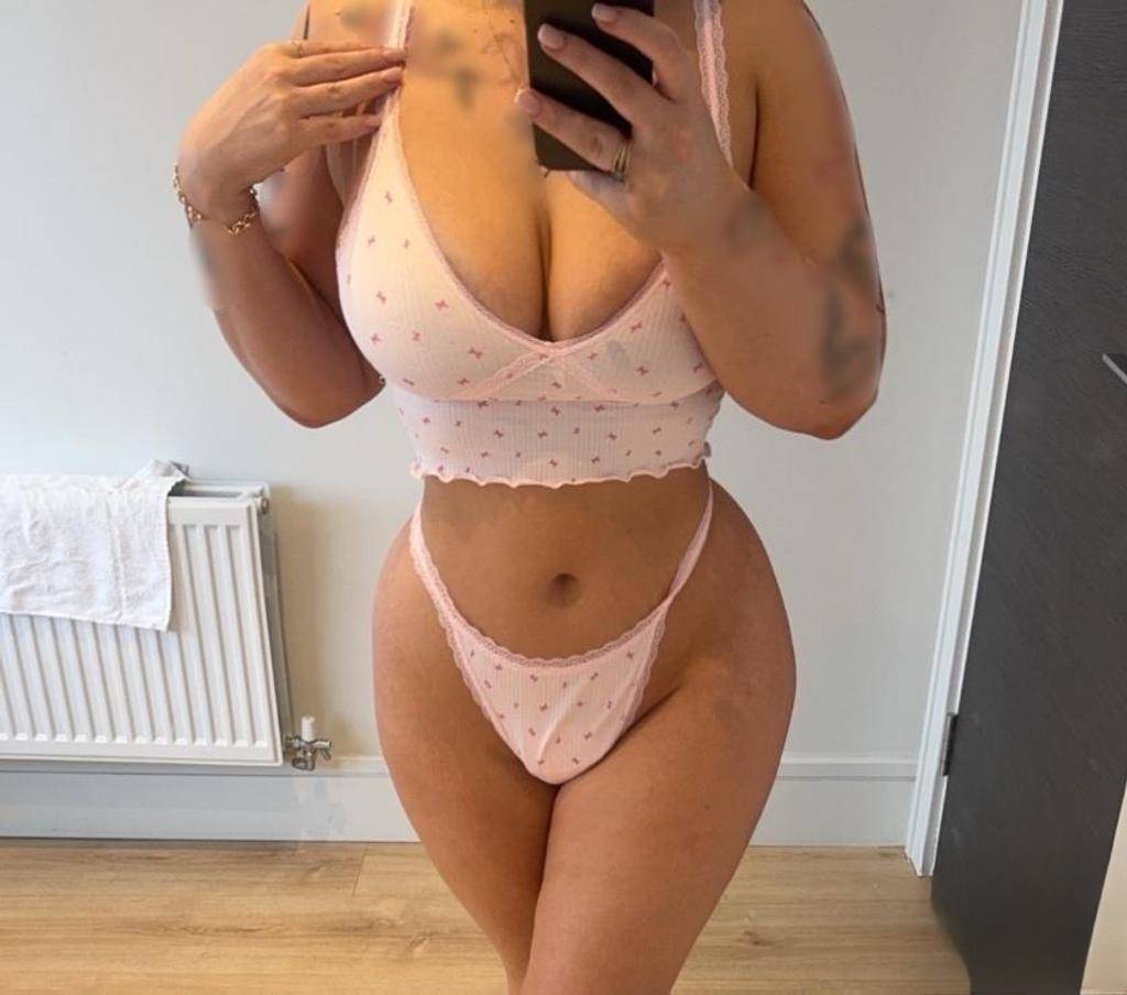 British tightest and wettest 🐱💦🇬🇧