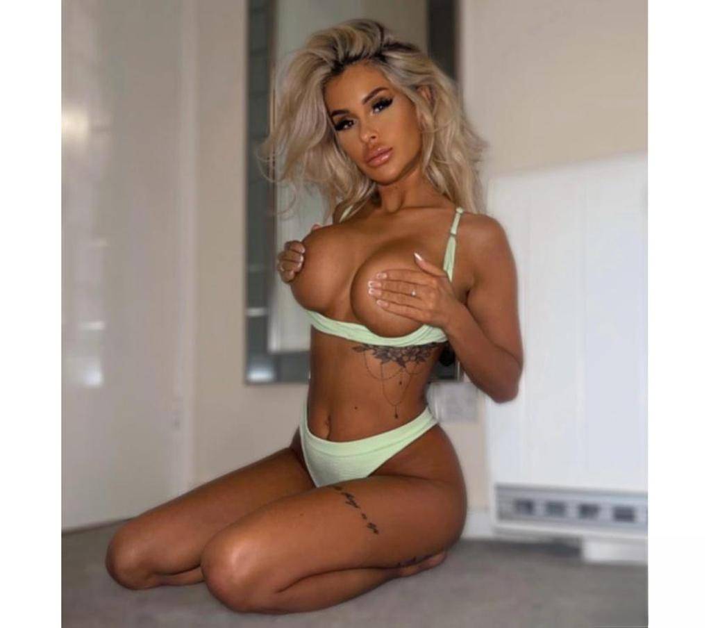 Hello! I am Flower🌸 Party girl ❤️🥰