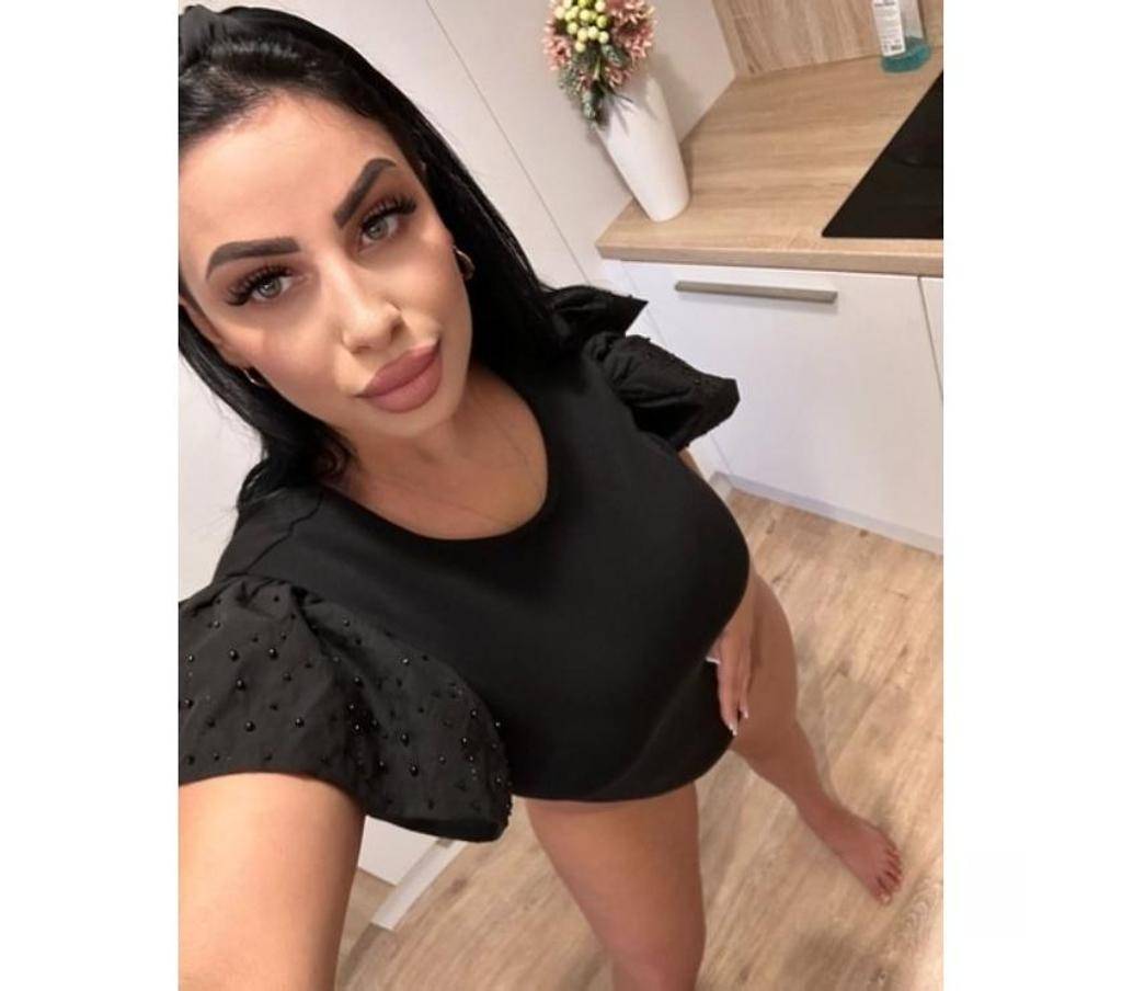 Karyna 🔞new girl hot hot 🔞Queen owo