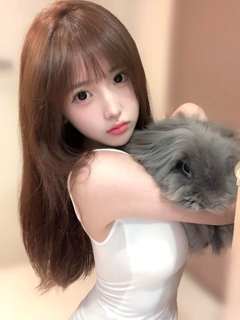 CUTE AND SWEET NEW ARRIVED ASIAN GIRL