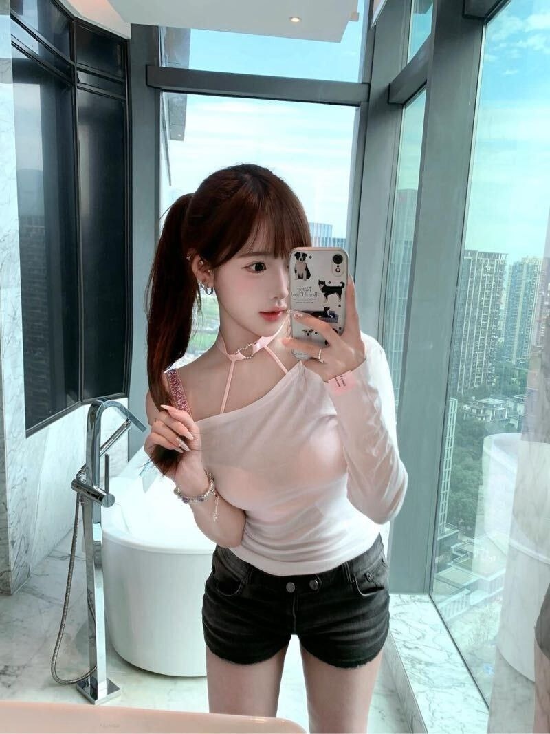 CUTE AND SWEET NEW ARRIVED ASIAN GIRL