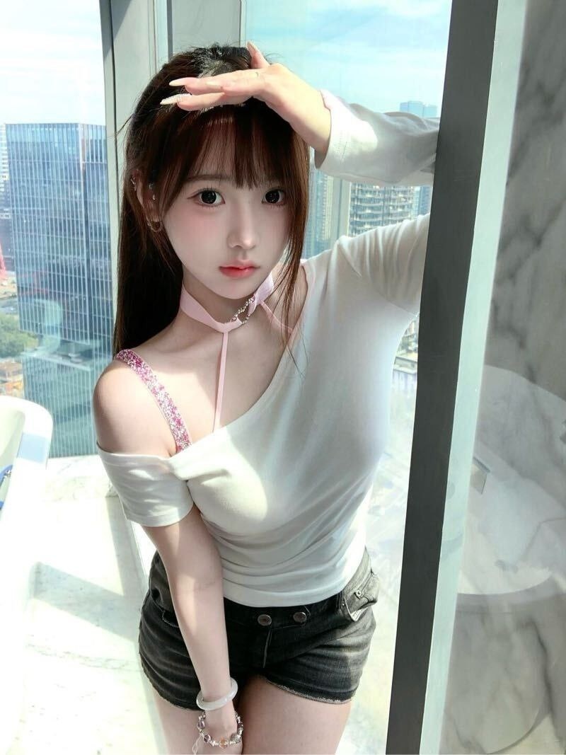 CUTE AND SWEET NEW ARRIVED ASIAN GIRL