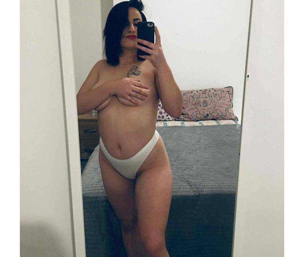 Hi , I m Iris new in your town 😘